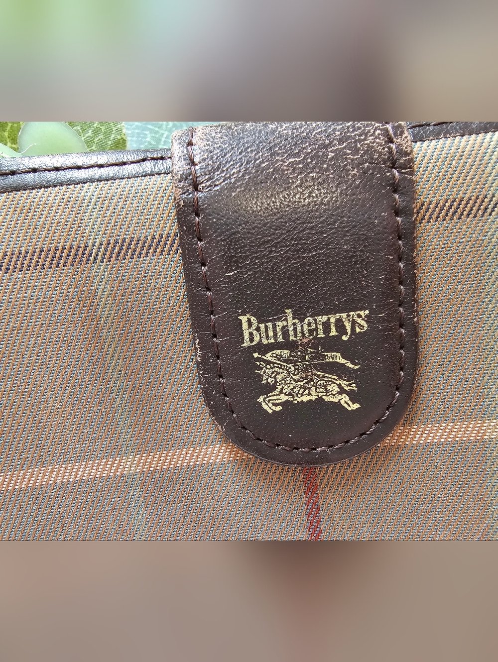 Burberry: VINTAGE 90's Preloved Wallet - Picture 4 of 10